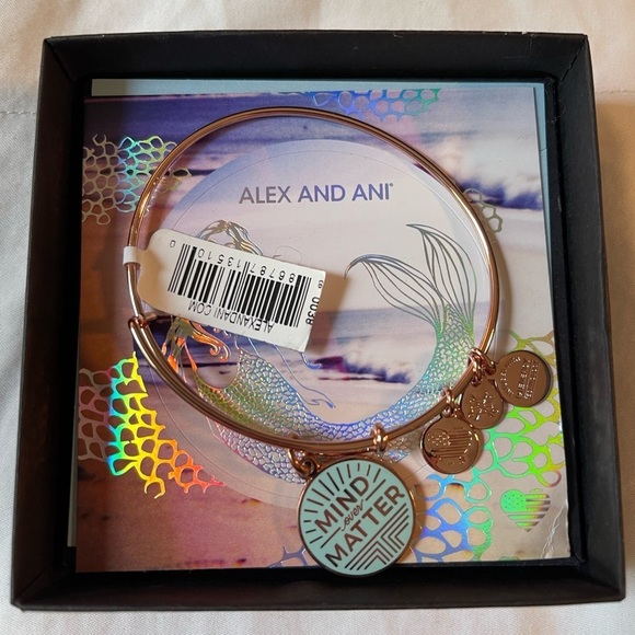 NWT ALEX AND ANI Mind Over Matter Charm Bangle - Picture 4 of 5